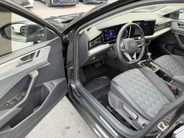 Volkswagen Sagitar 200TSI DSG Beyond Edition