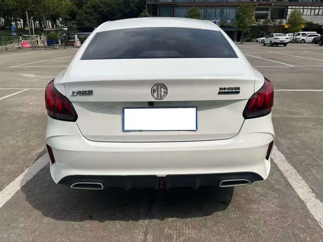 MG MG5 180DVVT CVT Youth Deluxe Edition