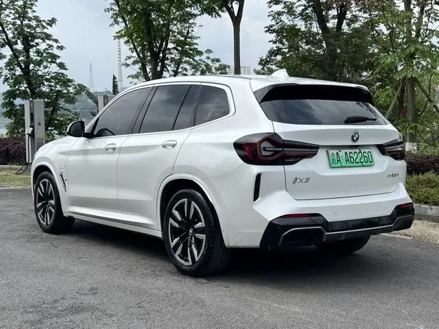 BMW BMW iX3 Facelift leading type