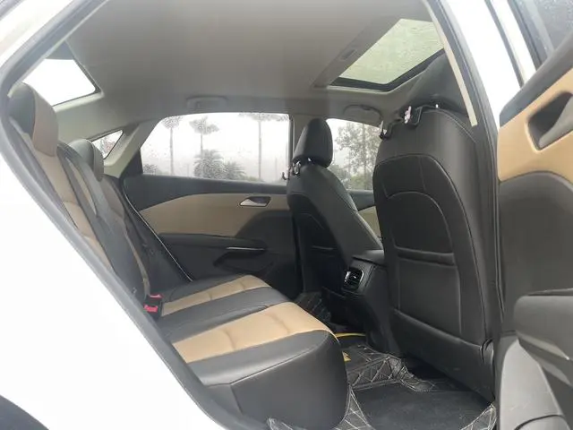 Chevrolet Cruze 320 automatic Enjoy Skylight version