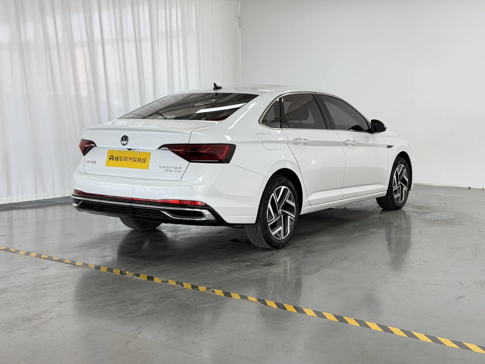 Volkswagen Sagitar 300TSI DSG Beyond Edition