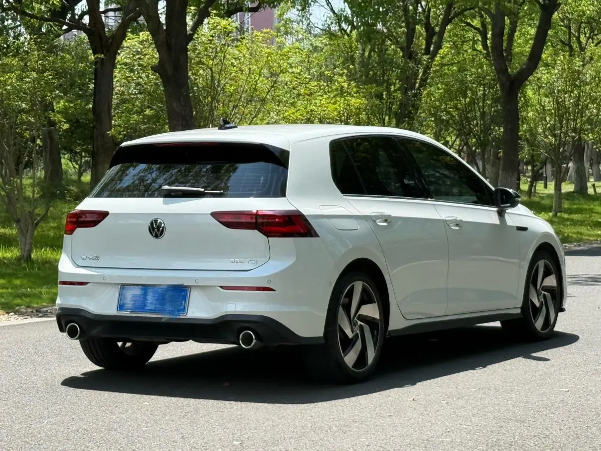 Volkswagen Golf GTI 380TSI DSG GTI