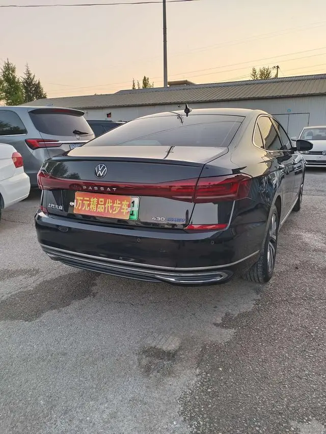 Volkswagen Passat PHEV 430PHEV Hybrid Deluxe Edition