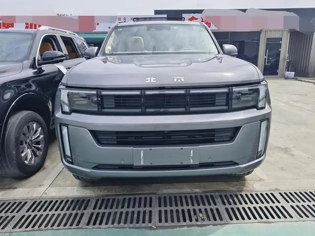 Beijing Beijing off-road BJ60 Thunder Advanced version of seven seats