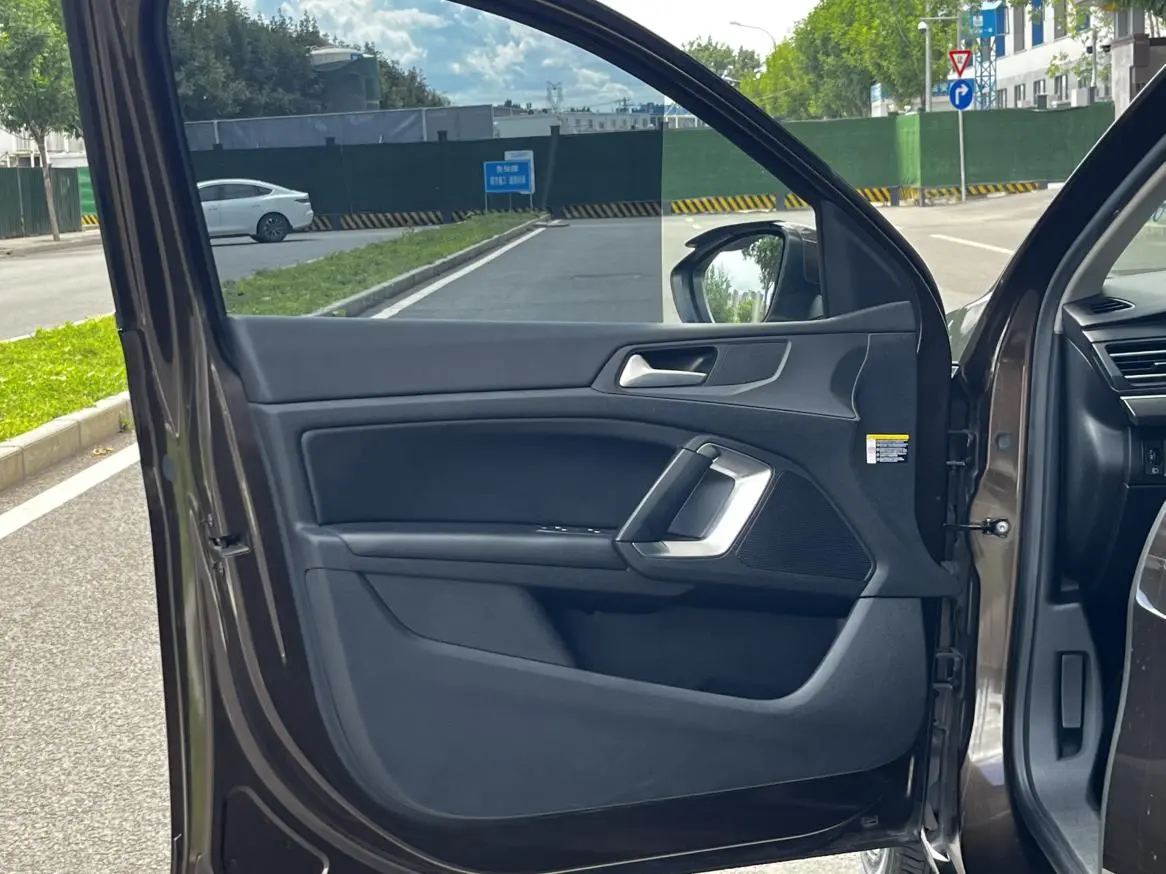 Peugeot Peugeot 408 1.6T Automatic Deluxe Edition