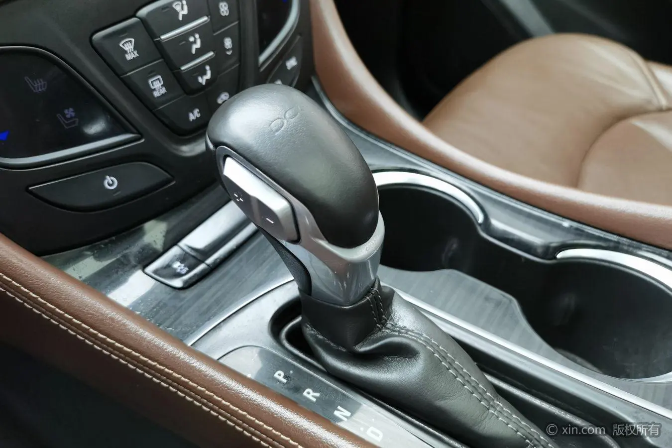 Buick Angkewei 532T two-wheel drive luxury