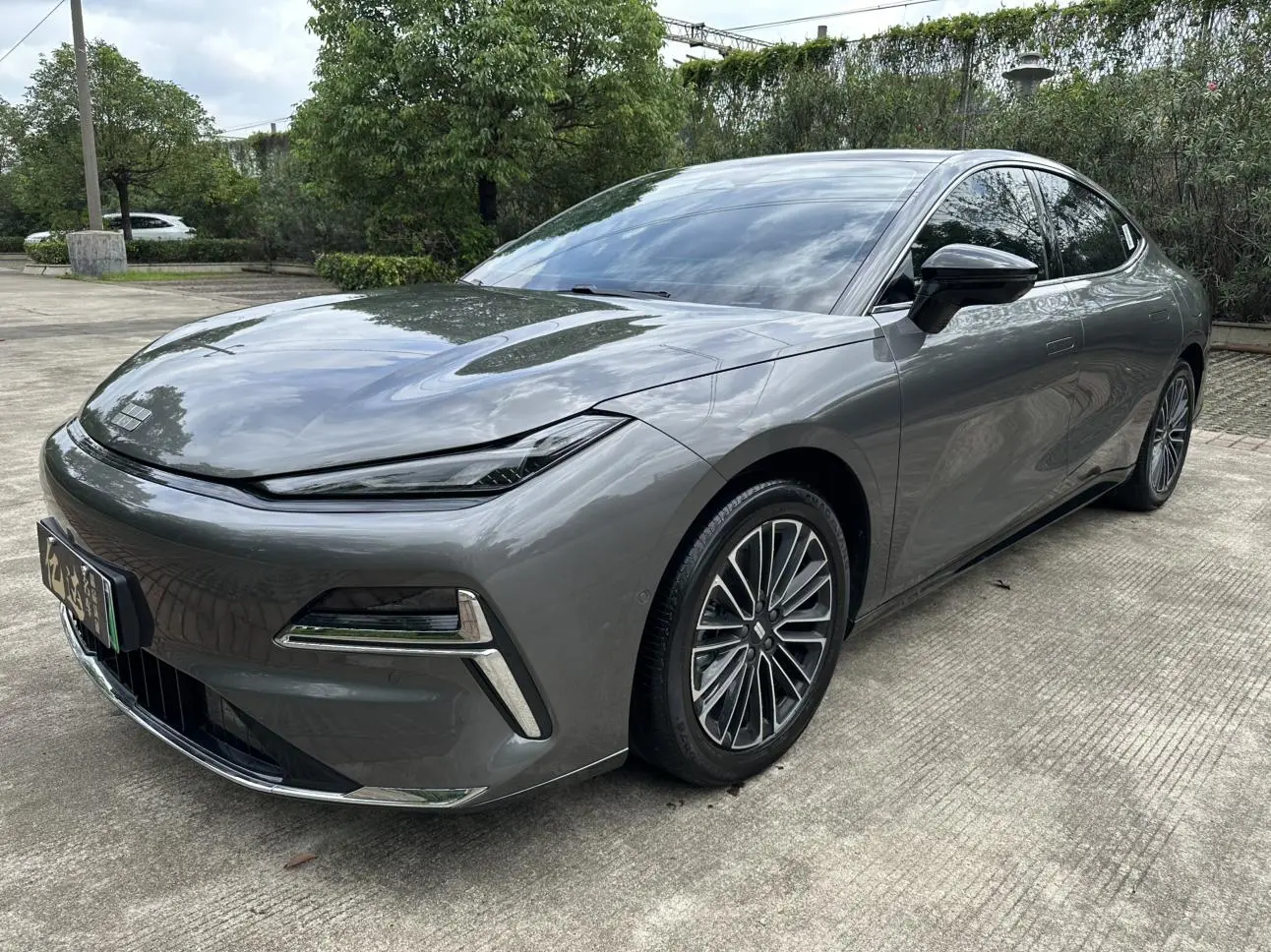 Geely Galaxy Galaxy Sparkle 8 PHEV 130km EM-i Premium Edition