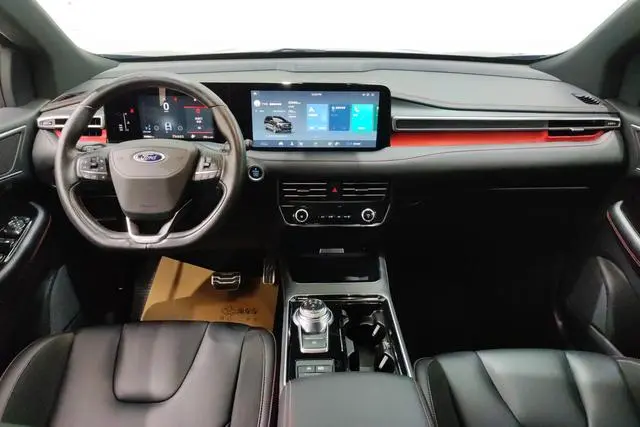 Ford Sharp World PLUS EcoBoost 245 two-wheel drive ST-Line 5 seats