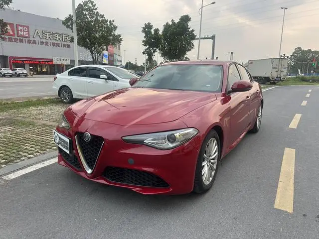 Alfa Romeo Giulia 2.0T 200HP Elite Edition