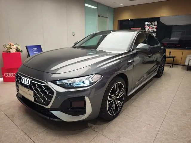 Audi Audi A5L 2.0T Qiankun Smart Driving Version