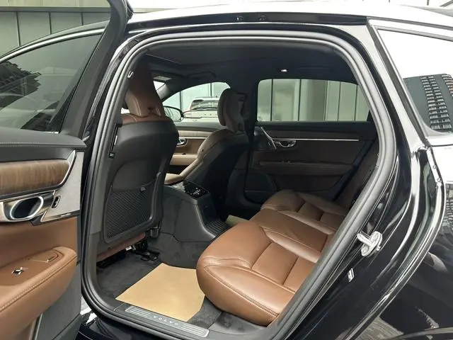 Volvo Volvo S90 PHEV T8 four-wheel drive long battery life Zhiya Deluxe Edition