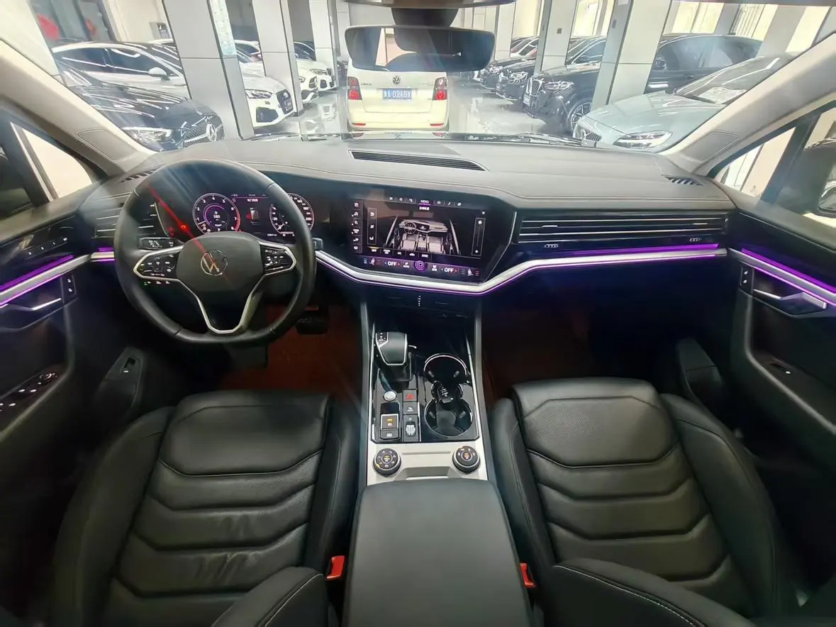 Volkswagen Touareg 3.0 TSI Ruixiang Edition Classic Sports Suit