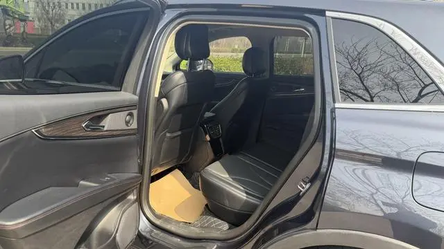 Lincoln Navigator 2.0T four-wheel drive Zunya Edition