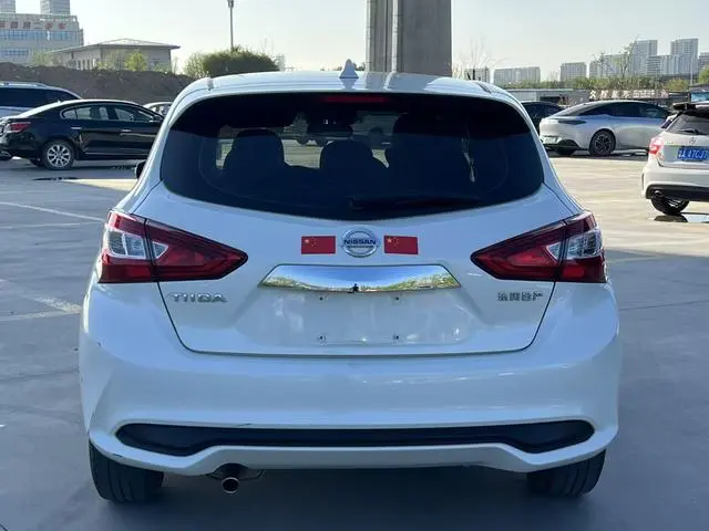 Nissan TIIDA 1.6L CVT Cool Version