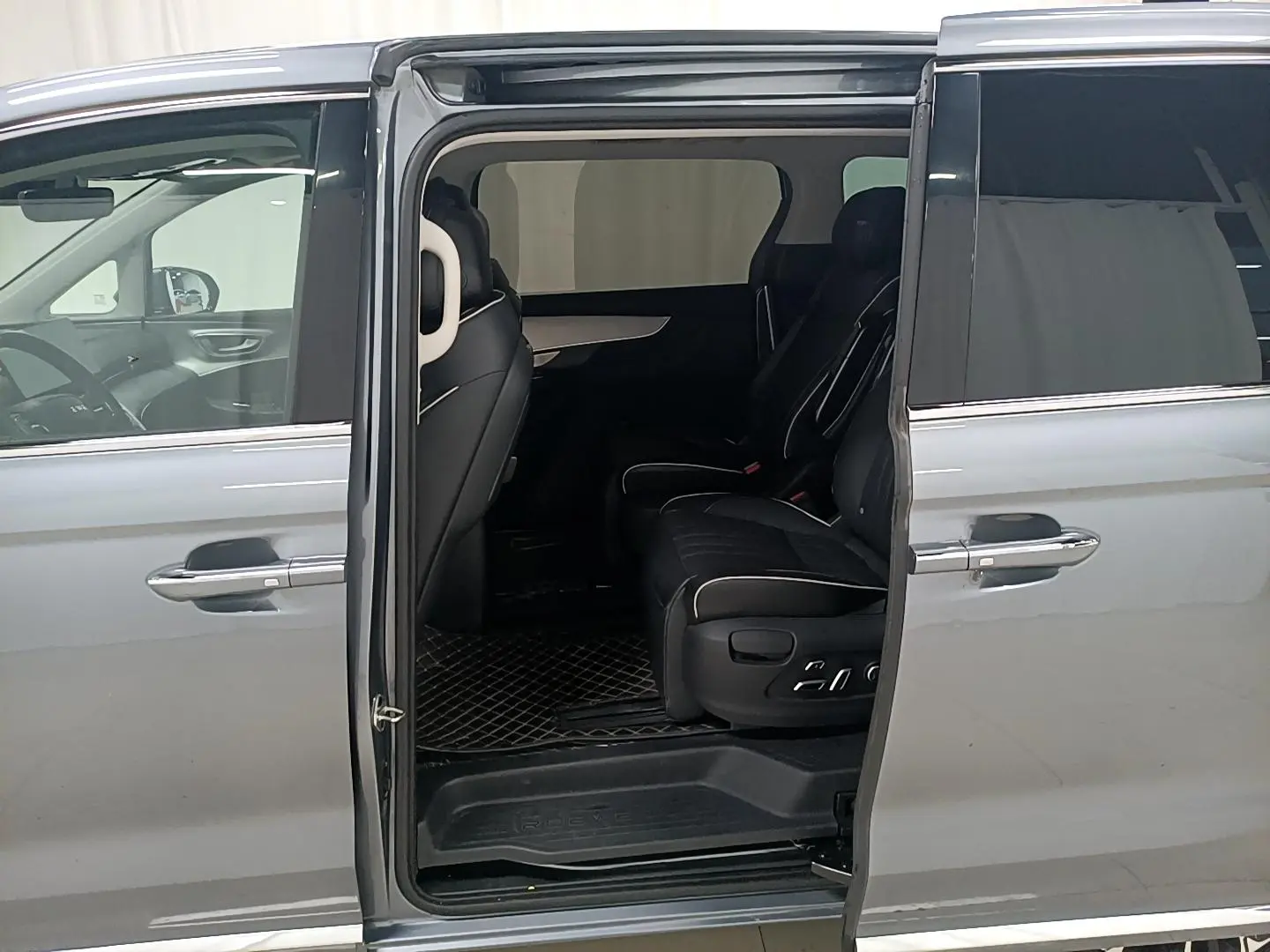 Roewe Roewe iMAX8 400TGI Premium Edition