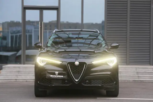 Alfa Romeo Stelvio 2.0T 200HP Deluxe Edition