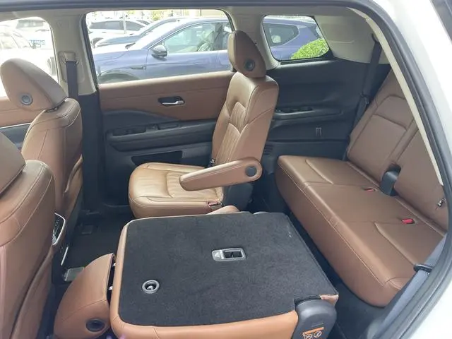 Nissan Exploring the land 380VC-TURBO four-wheel drive Zhizun Edition six-seater