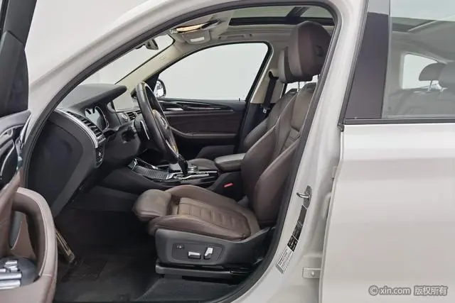 BMW BMW X3 xDrive28i M sports suit