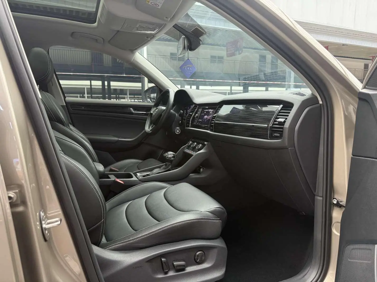 Skoda Kodiak ZI330 7-seater two-wheel drive luxury Premium edition