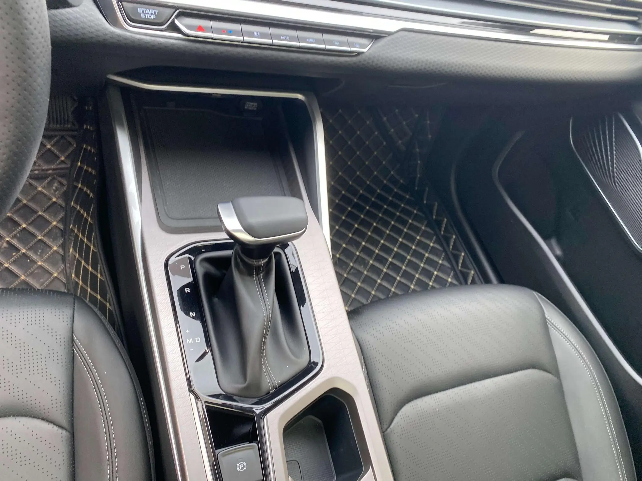 Geely Emgrand 4th generation Champion Edition 1.5L CVT Luxury