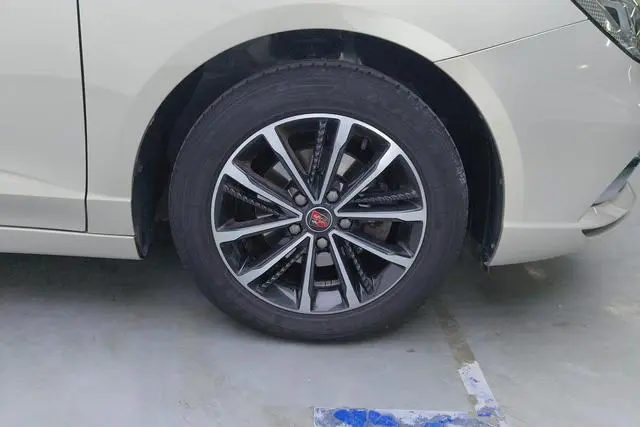 Roewe Roewe i5 1.5L Manual 4G Interconnection Linghao Ultimate Edition