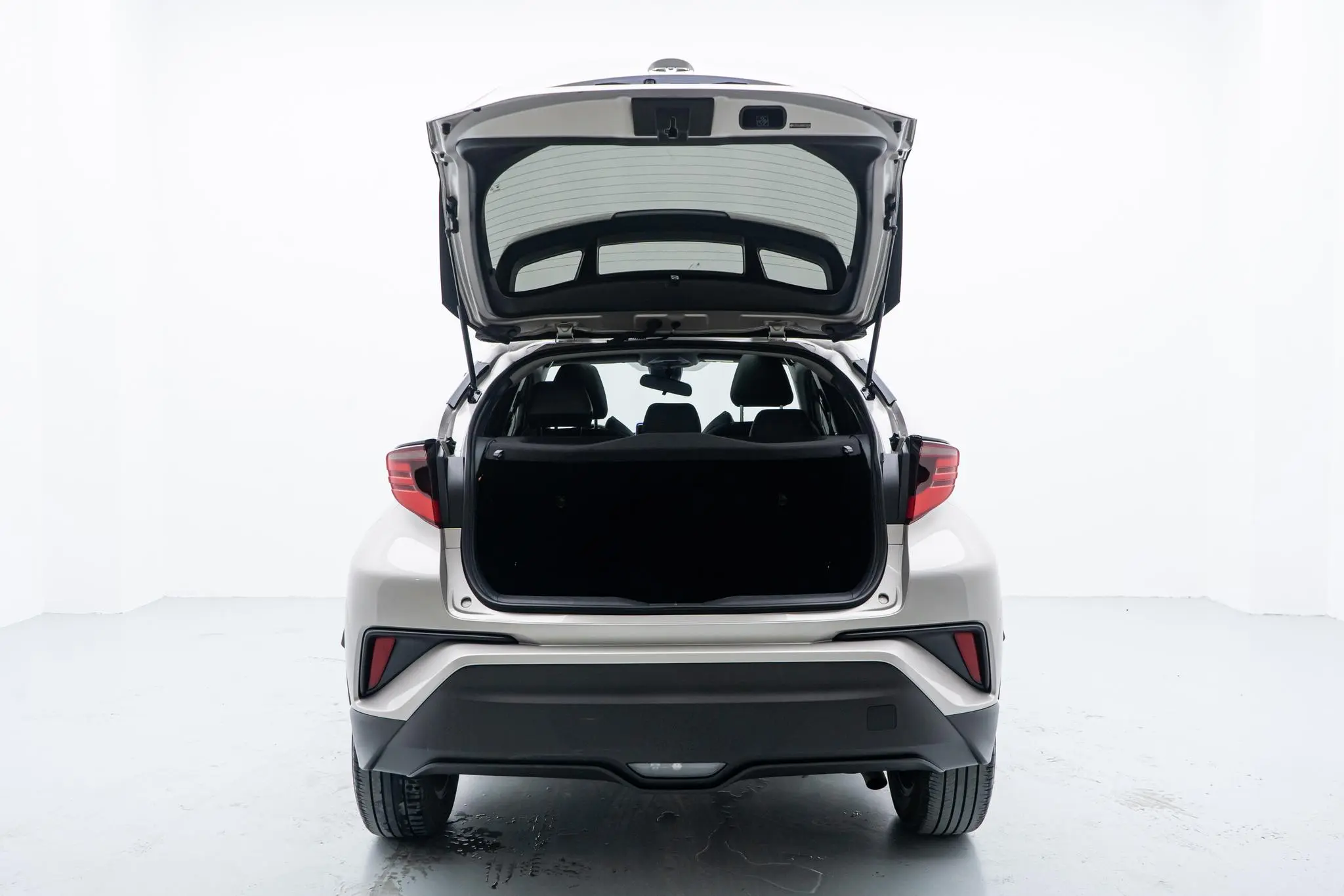 TOYOTA Toyota C-HR 2.0L Deluxe Edition