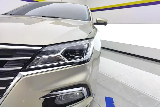 Roewe Roewe i5 1.5L automatic 4G Interconnection Linghao Ultimate Edition