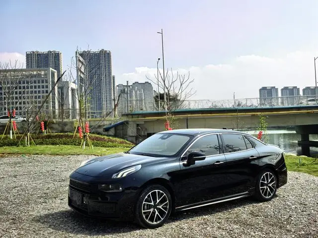 LYNK & CO Lynk 03 1.5TD DCT Jin Pro