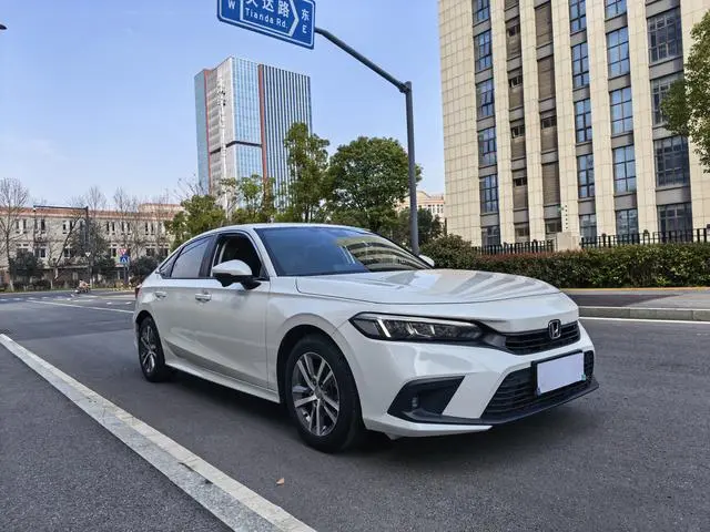 Honda Civic 240TURBO CVT Dynamic Version
