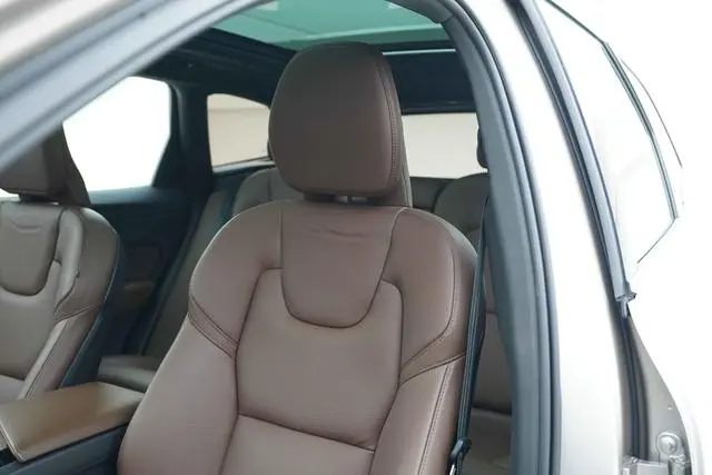 Volvo Volvo XC60 PHEV T8 four-wheel drive long battery life Zhiyuan Deluxe Edition