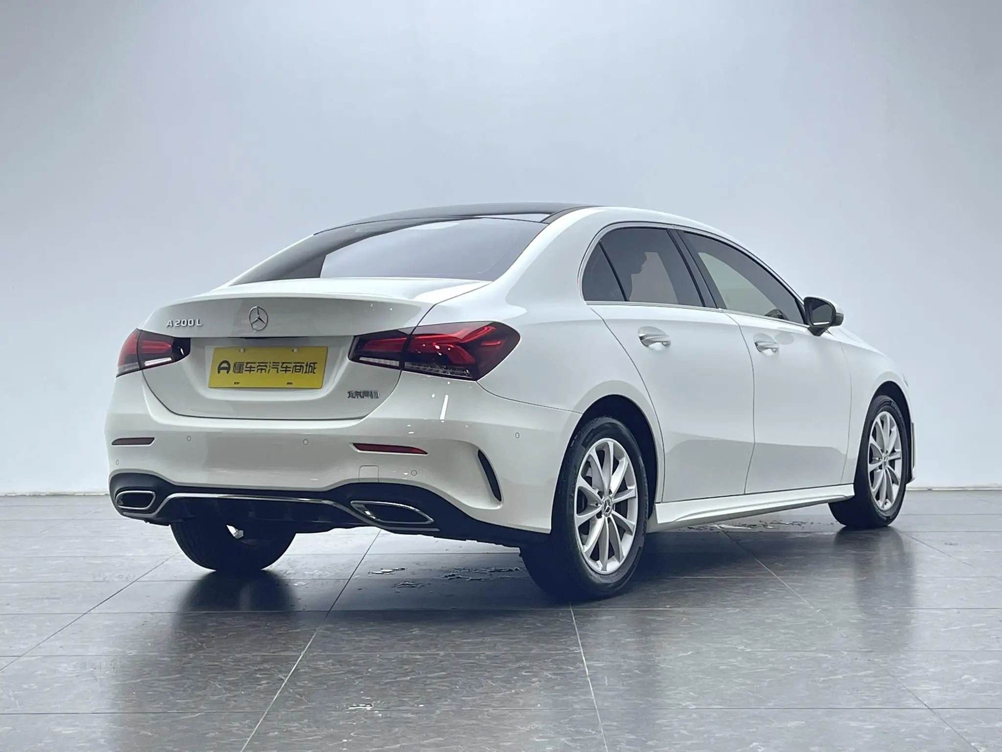 Mercedes-Benz Mercedes-Benz A-class A 200 L sports sedan fashion Version