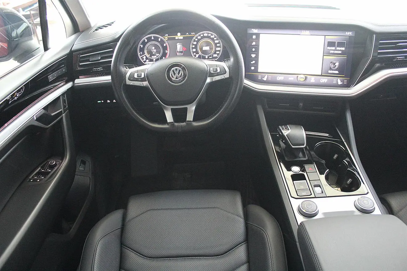 Volkswagen Touareg 3.0 TSI Sharp Front Version Country VI