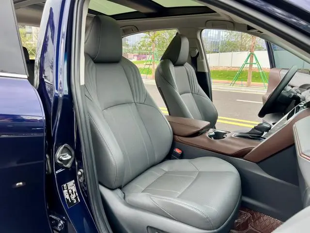 TOYOTA Ling Fang HARRIER 2.0L CVT two-wheel drive exclusive edition