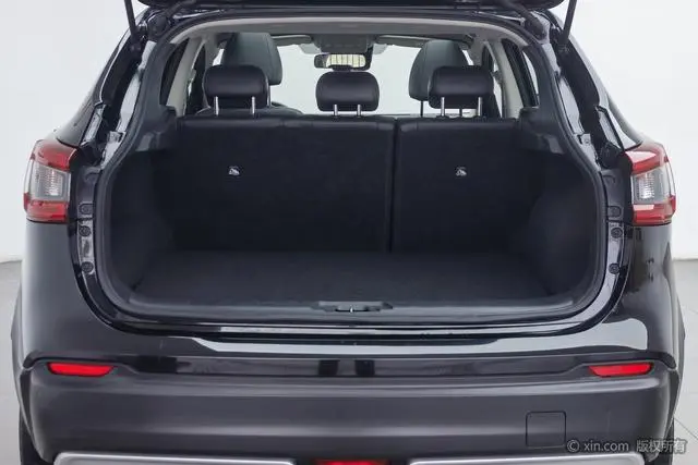 Nissan Qashqai 2.0 L XV Prem Deluxe Edition