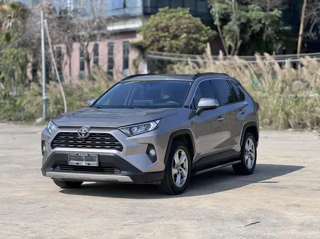 TOYOTA RAV4 Rongfang 2.0L CVT two-wheel drive fashion version