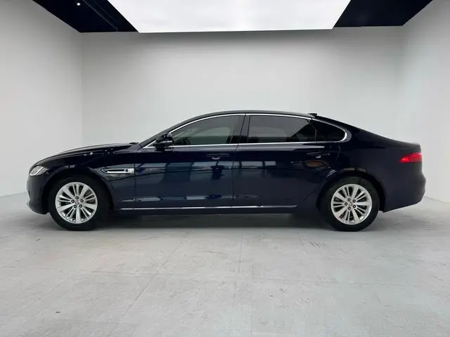 Jaguar Jaguar XFL 2.0T P200 two-wheel drive Fenghua version