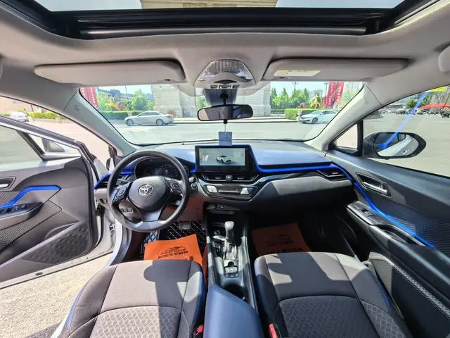 TOYOTA Toyota C-HR 2.0L Comfort Version