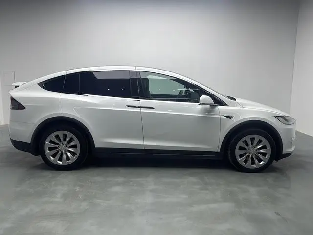 Tesla Model X Long battery life version