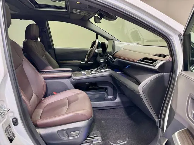 TOYOTA Saina Dual engine 2.5L platinum version