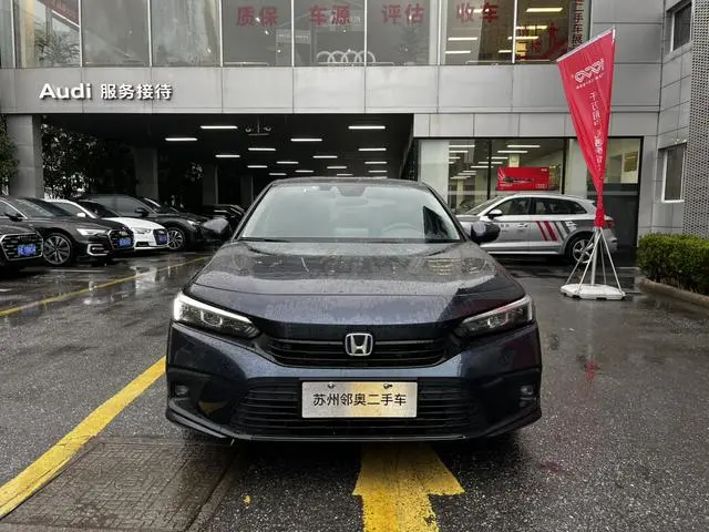 Honda Civic 2.0L e: HEV Pioneer Edition