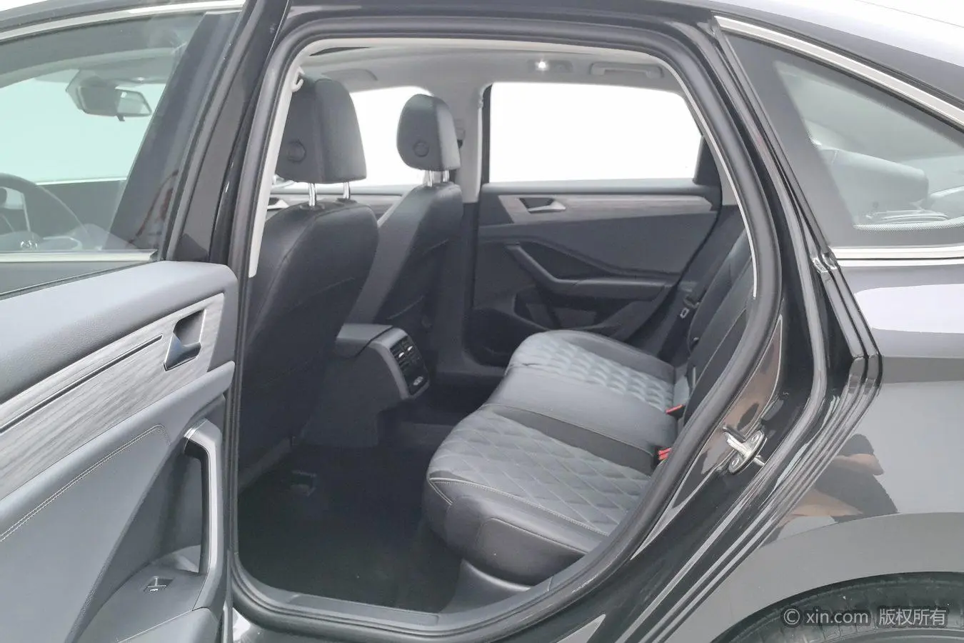 Volkswagen Sagitar 300TSI DSG Beyond Edition