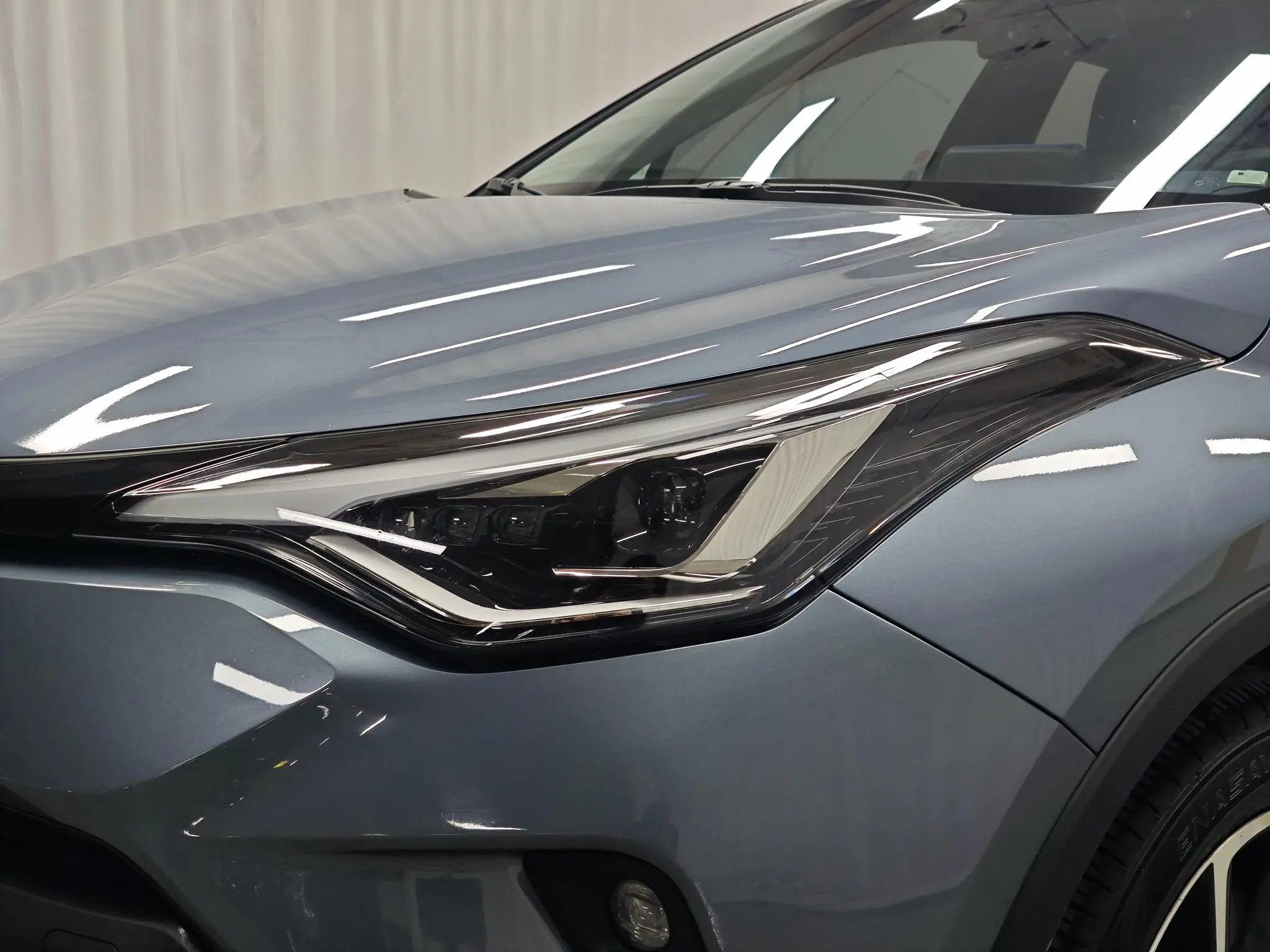 TOYOTA Toyota C-HR 2.0L Deluxe Edition