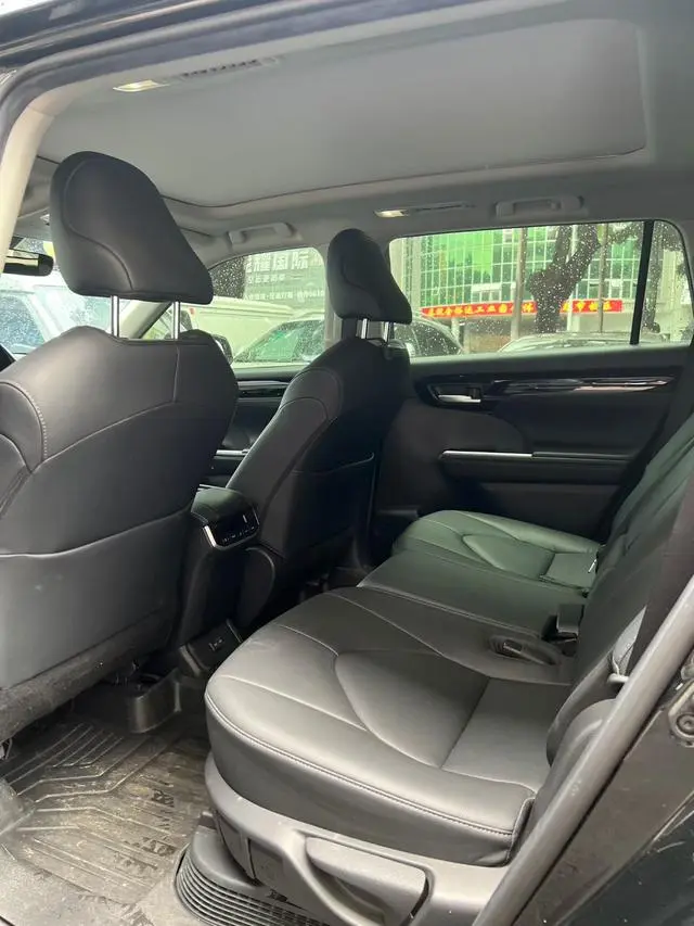 TOYOTA Highlander Dual-engine 2.5L four-wheel drive deluxe edition 7-seater