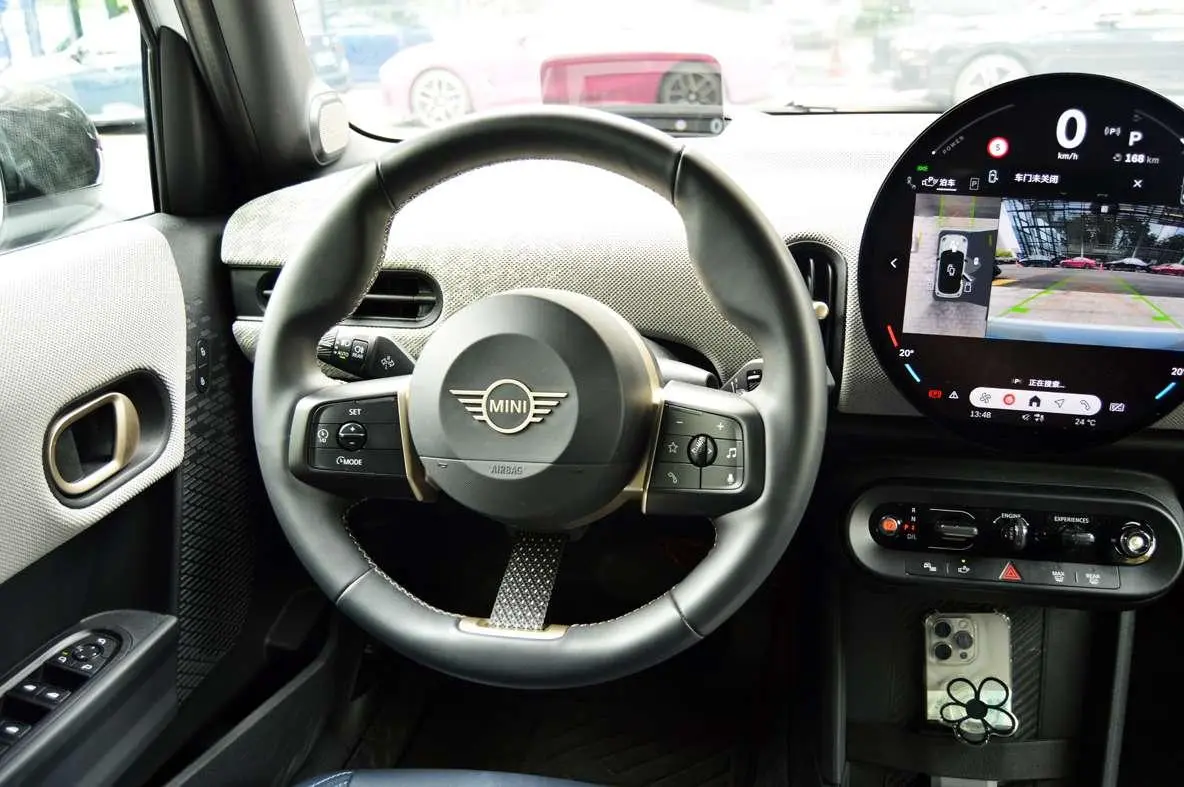 MINI MINI 2.0T COOPER S five-door version artist