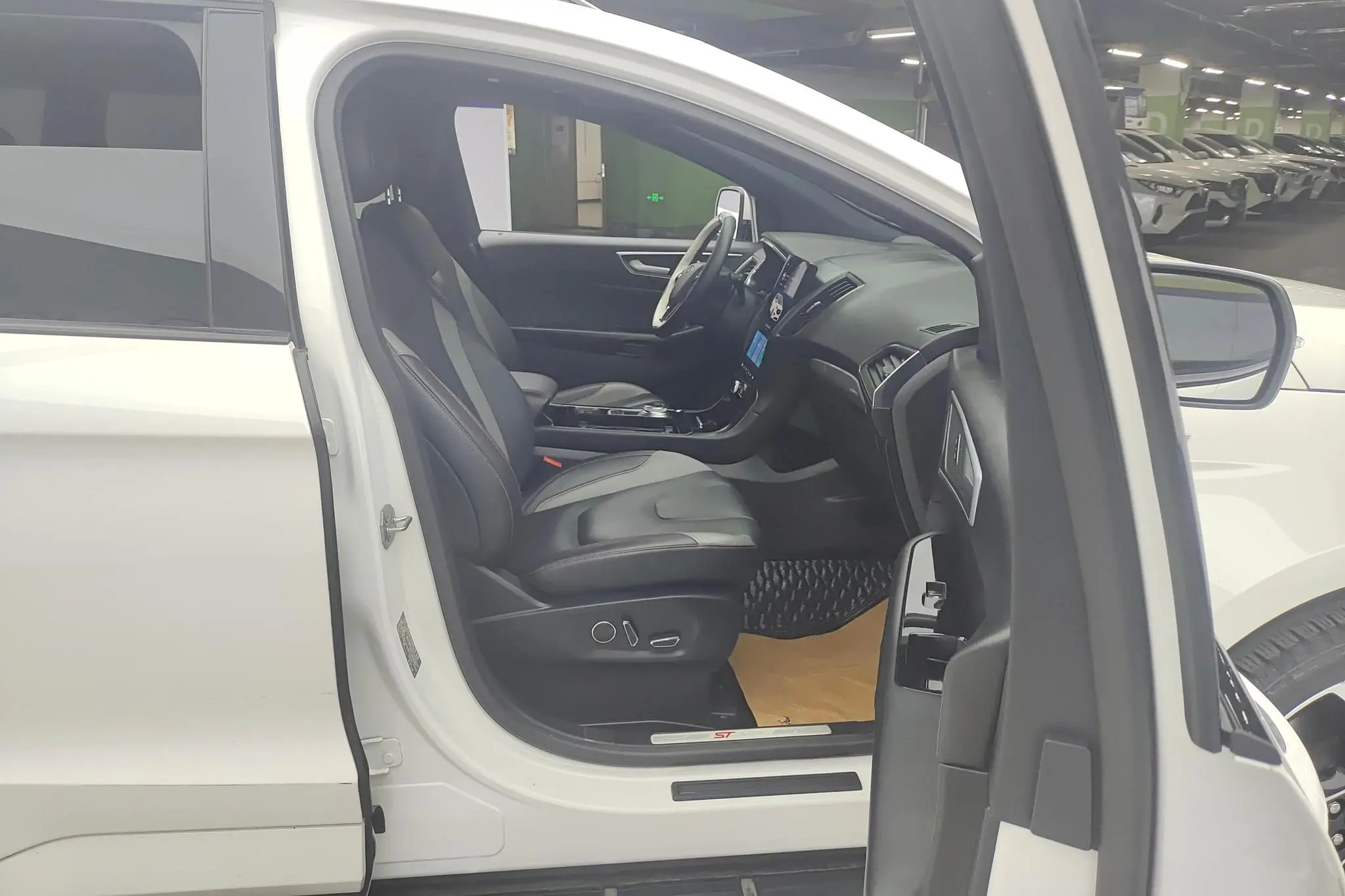 Ford Sharp World EcoBoost 245 two-wheel drive ST-Line 5 seats