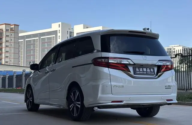 Honda Odyssey 2.0L Rui*Zhixiang Edition