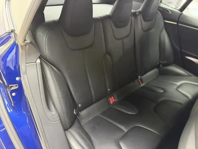 Tesla Model S 75D Standard battery life version