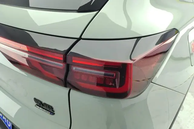 Dongfeng Fengshen Haoji Mach Dual Engine 1.5T MHD Dare to Dream Edition