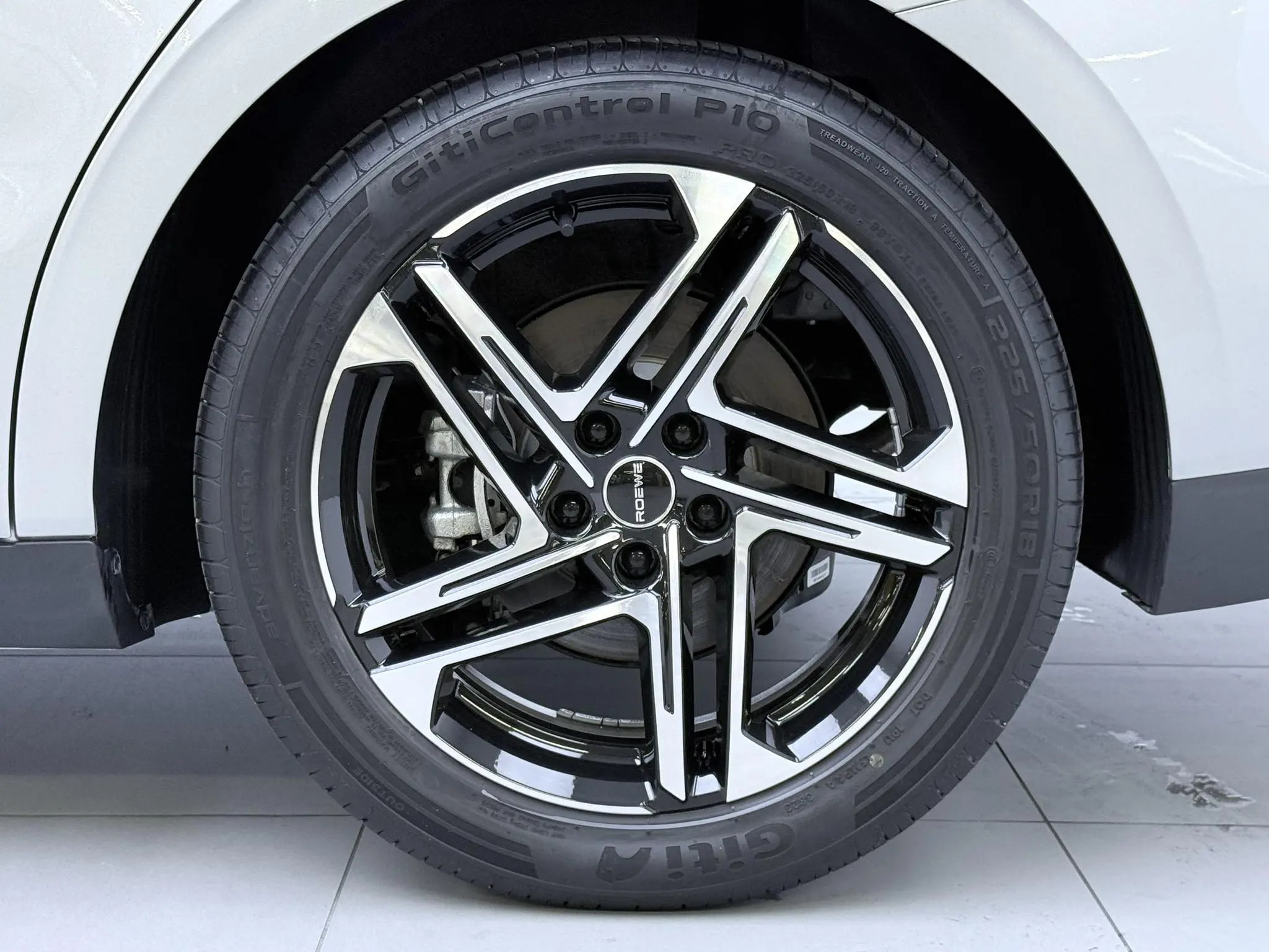 Roewe Roewe D7 DMH 125 Ultimate Edition