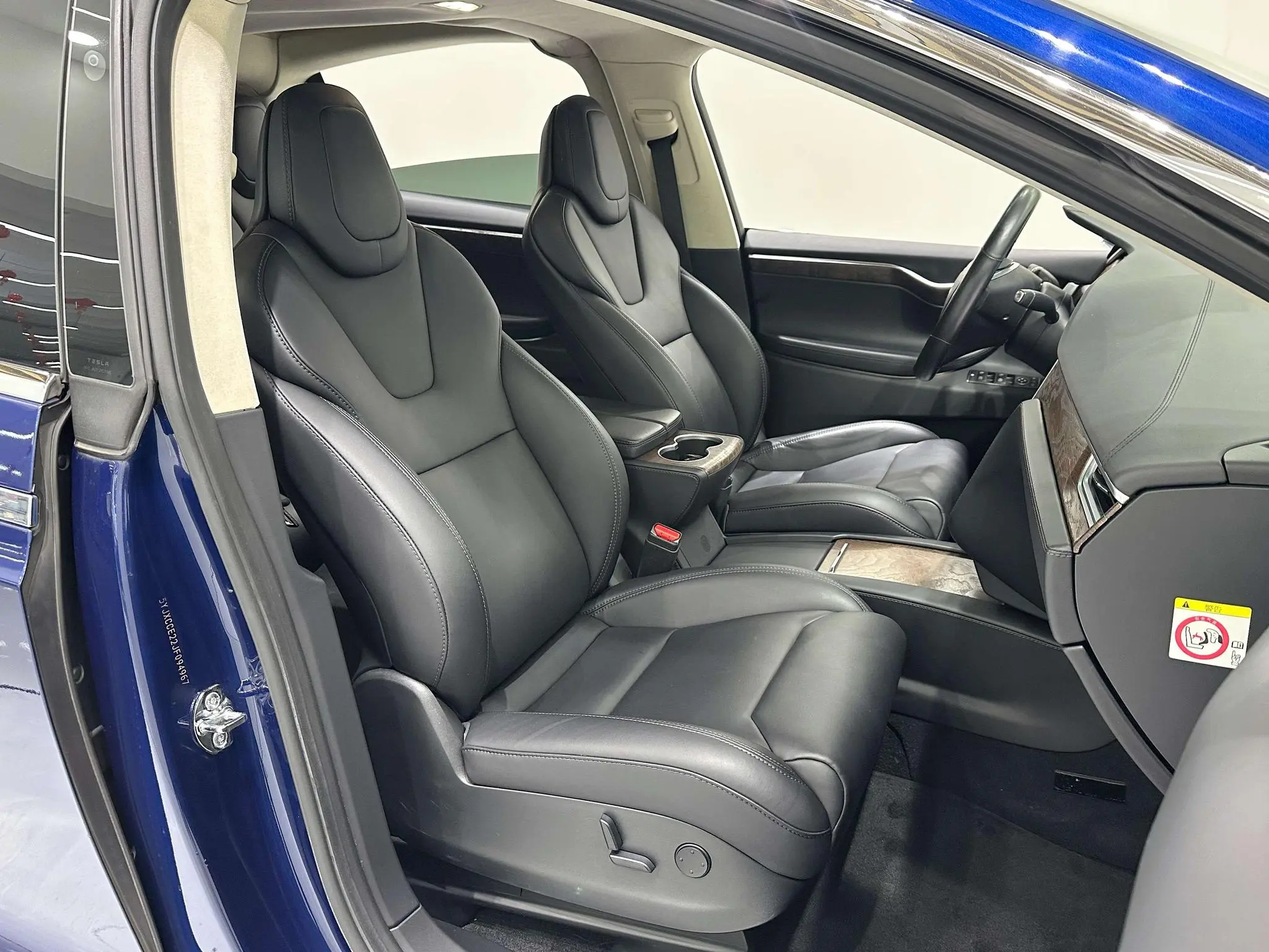 Tesla Model X 100D long battery life version